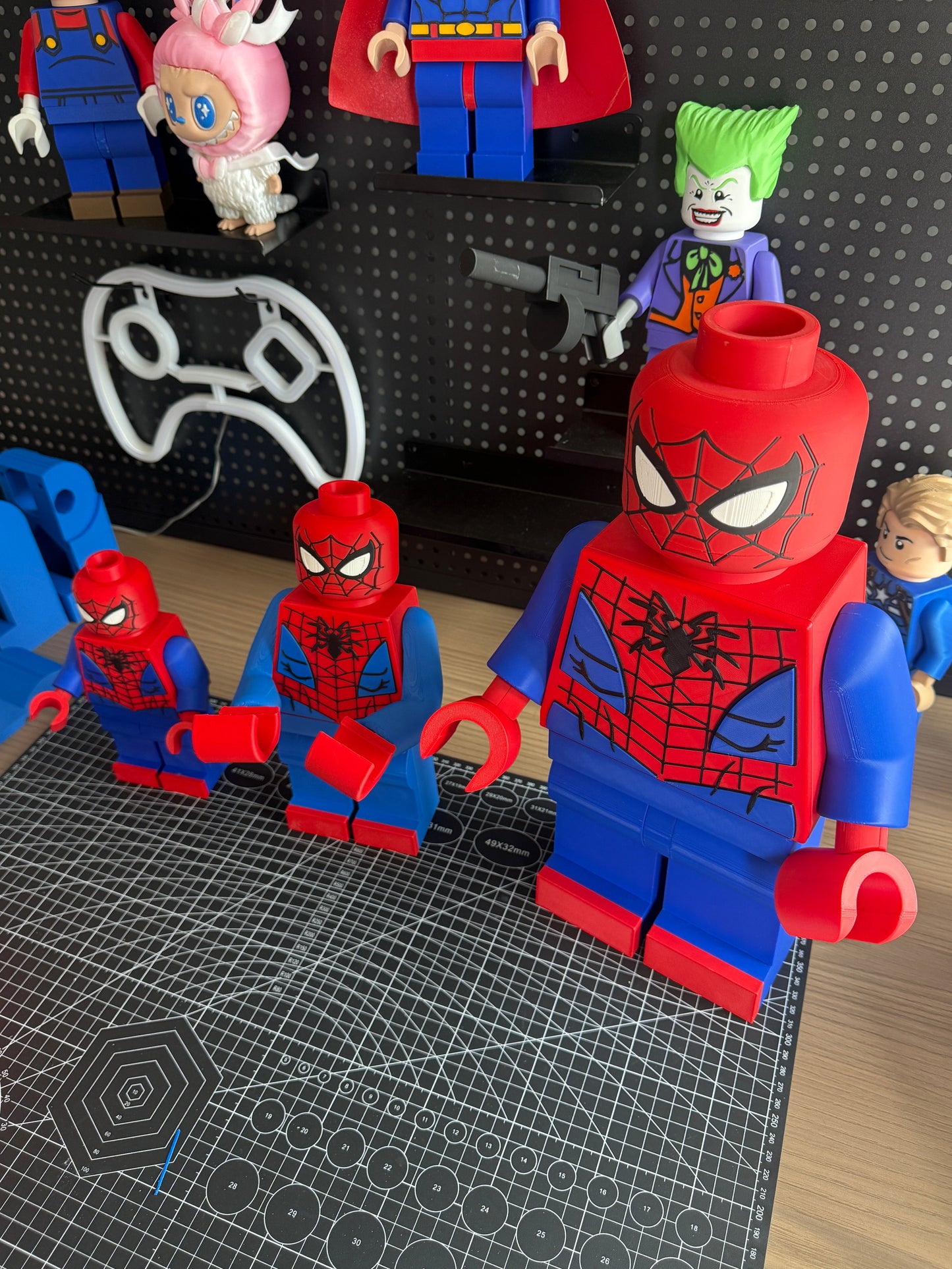 Classic Spider-Man Giant Minifigure